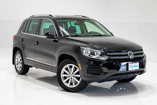 Deep Black Pearl 2017 Volkswagen Tiguan 2.0T Wolfsburg Edition