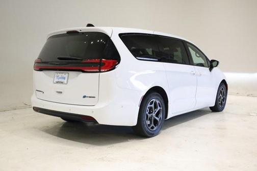 2023 Chrysler Pacifica Hybrid Limited