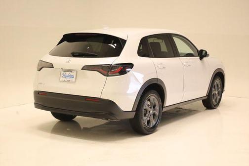 Platinum White Pearl 2026 Honda HR-V LX