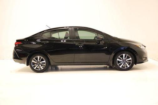 Super Black Metallic 2024 Nissan Versa 1.6 S