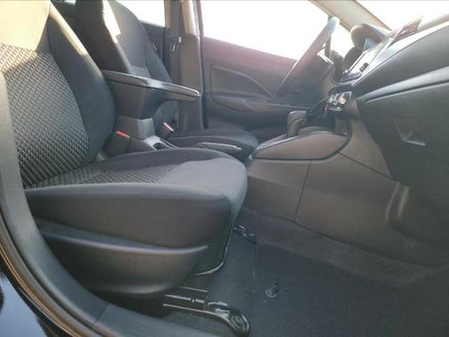 Super Black Metallic 2024 Nissan Versa 1.6 S