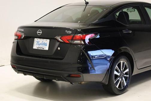 Super Black Metallic 2024 Nissan Versa 1.6 S