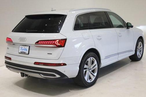 2022 Audi Q7 55 Premium Plus