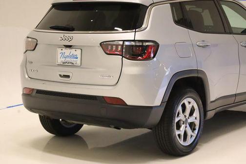 Silver Zynith Metallic Clearcoat 2025 Jeep Compass Latitude