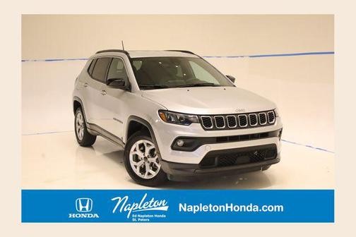 Silver Zynith Metallic Clearcoat 2025 Jeep Compass Latitude