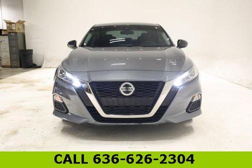 2022 Nissan Altima SR FWD