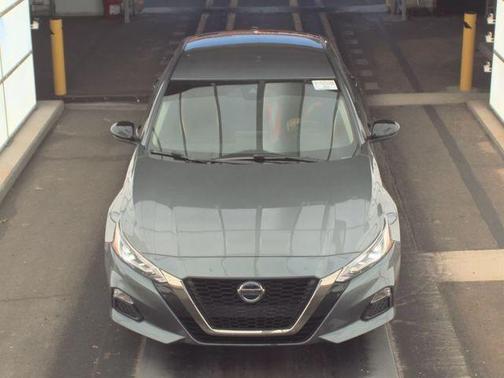 2022 Nissan Altima SR FWD