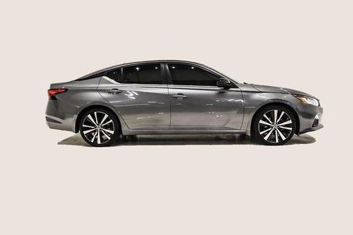 2022 Nissan Altima SR FWD