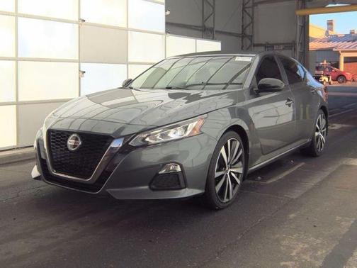 2022 Nissan Altima SR FWD