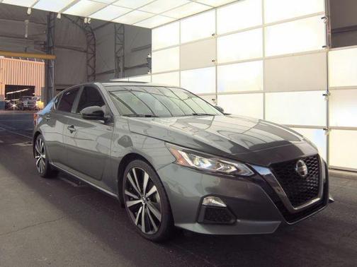 2022 Nissan Altima SR FWD