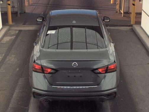 2022 Nissan Altima SR FWD