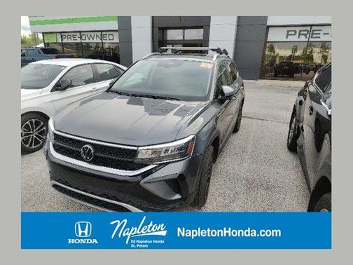 Platinum Gray Metallic 2023 Volkswagen Taos 1.5T SE
