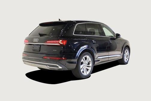 2021 Audi Q7 45 Premium Plus