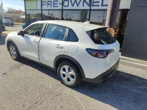 Platinum 2025 Honda HR-V LX