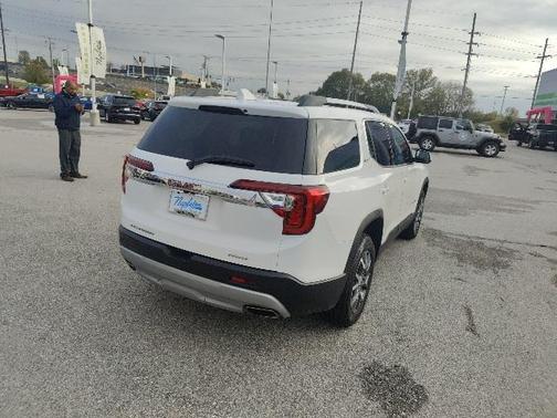 2023 GMC Acadia AWD SLT
