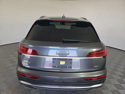 2023 Audi Q5 45 S line Premium