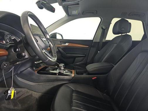 2023 Audi Q5 45 S line Premium
