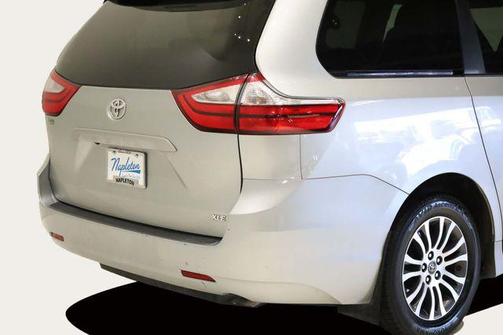 2019 Toyota Sienna XLE