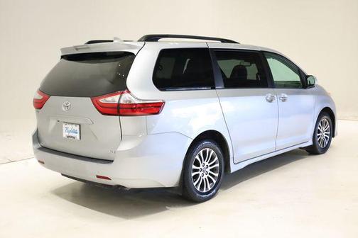 2019 Toyota Sienna XLE