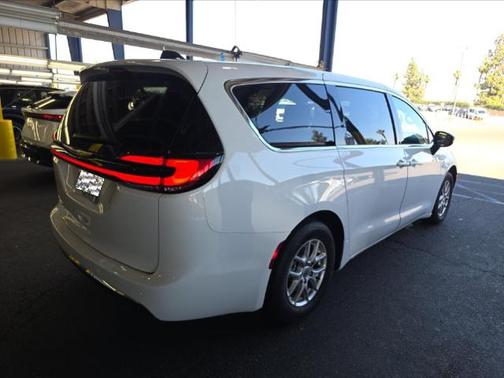 Bright White Clearcoat 2024 Chrysler Pacifica Touring L