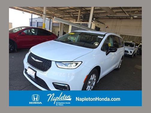 Bright White Clearcoat 2024 Chrysler Pacifica Touring L