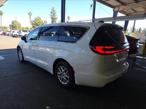 Bright White Clearcoat 2024 Chrysler Pacifica Touring L
