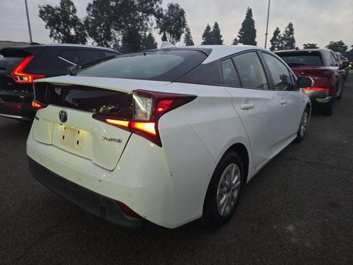 2021 Toyota Prius LE