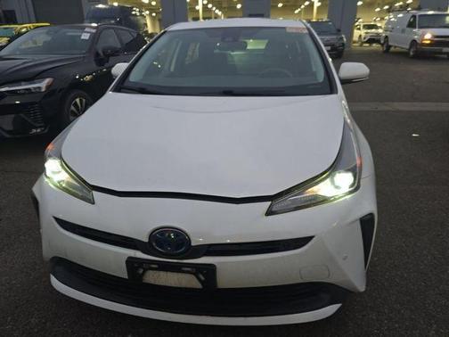 2021 Toyota Prius LE
