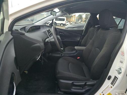 2021 Toyota Prius LE