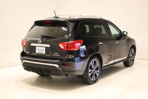 2018 Nissan Pathfinder Platinum