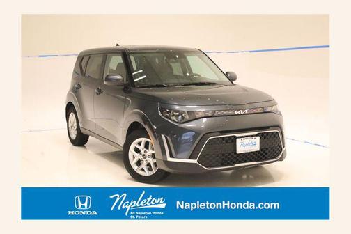 Gray 2025 Kia Soul LX