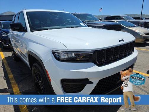Bright White Clearcoat 2024 Jeep Grand Cherokee Altitude