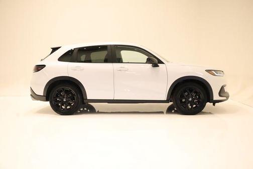 Platinum White Pearl 2025 Honda HR-V AWD Sport
