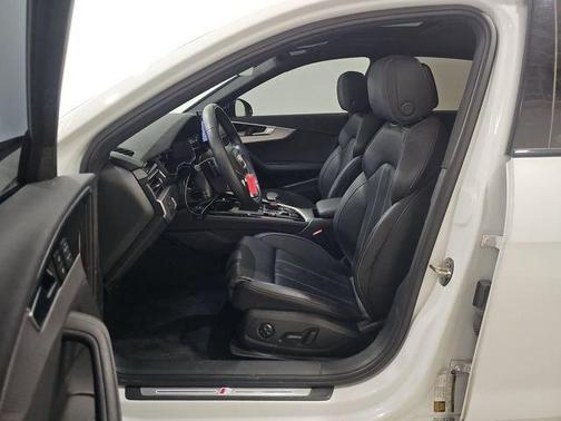 2023 Audi A4 45 S line Premium Plus