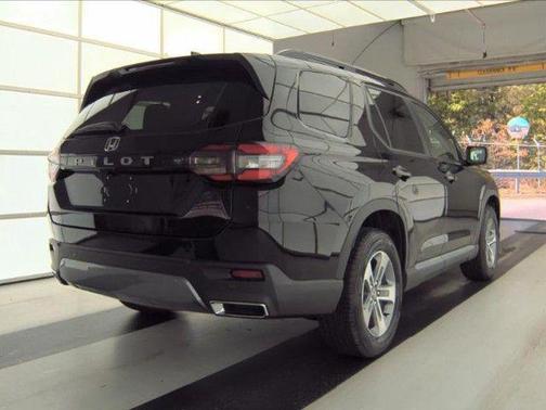 Crystal Black Pearl 2026 Honda Pilot EX-L