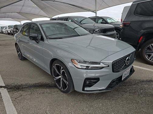 2024 Volvo S60 B5 Core Dark Theme