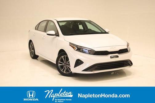 Snow White Pearl 2023 Kia Forte LXS