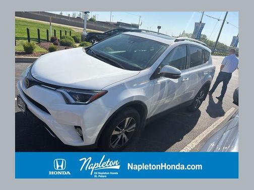 Super White 2018 Toyota RAV4 XLE