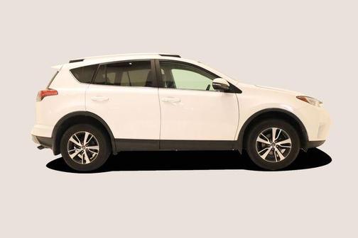 Super White 2018 Toyota RAV4 XLE