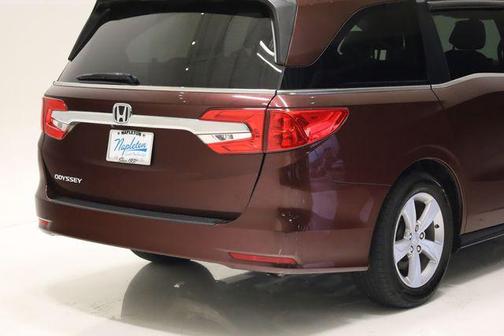 Deep Scarlet Pearl 2019 Honda Odyssey EX