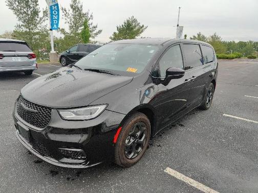 2022 Chrysler Pacifica Hybrid Touring L