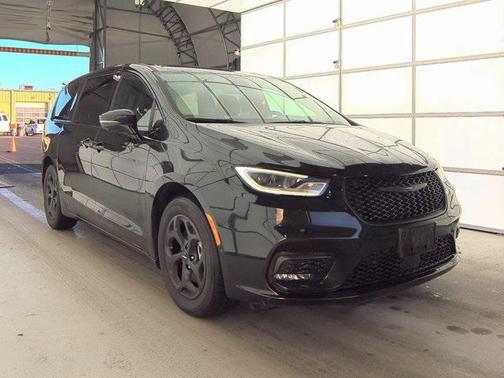 2022 Chrysler Pacifica Hybrid Touring L