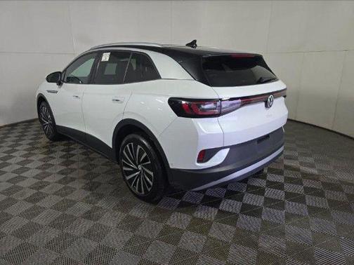 Pure White 2023 Volkswagen ID.4 Pro S Plus