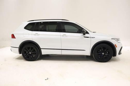 2022 Volkswagen Tiguan 2.0T SE R-Line Black 4MOTION