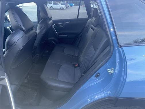 2023 Toyota RAV4 Hybrid SE