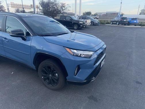 2023 Toyota RAV4 Hybrid SE
