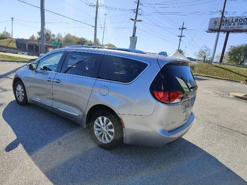 2018 Chrysler Pacifica Touring-L