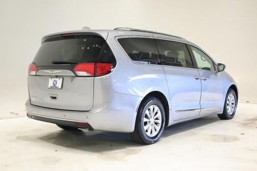 2018 Chrysler Pacifica Touring-L