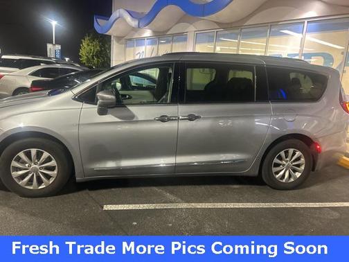2018 Chrysler Pacifica Touring-L