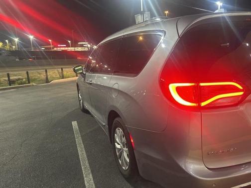 2018 Chrysler Pacifica Touring-L